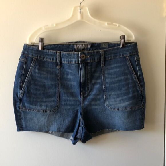 Torrid High Rise Short with Iconic Pockets Size 16 NWT - Picture 1 of 7